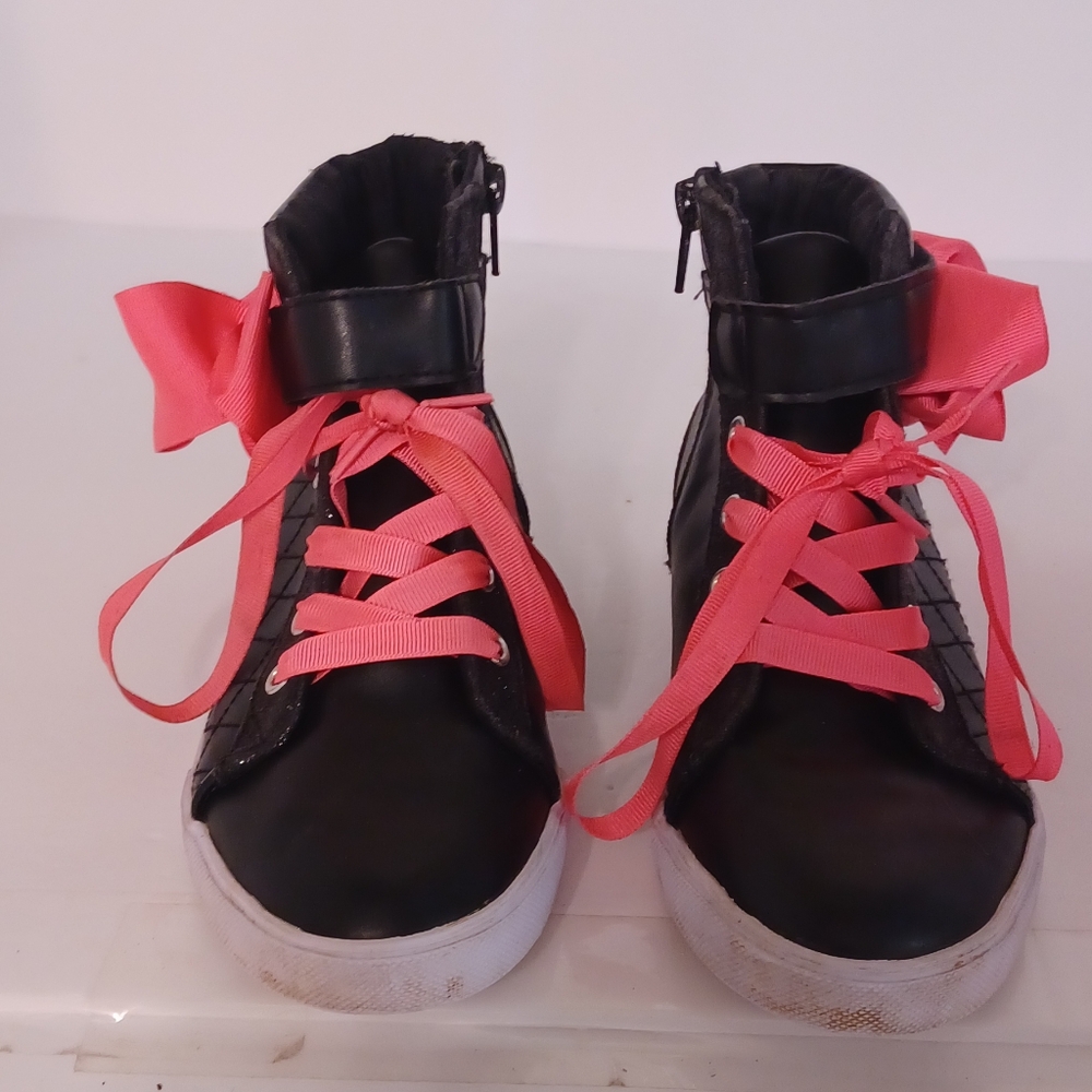 Girls Black and Pink High-Top Sneakers Zip Size 2.5 Non-marking